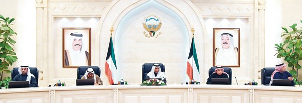 سمو رئيس الوزراء الشيخ جابر المبارك مترئسا اجتماع المجلس بحضور الشيخ ناصر صباح الأحمد والشيخ خالد الجراح وأنس الصالح ود.نايف الحجرف