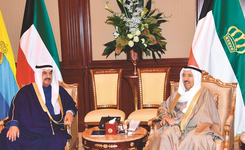 صاحب السمو الأمير الشيخ صباح الأحمد مستقبلا سمو الشيخ ناصر المحمد﻿