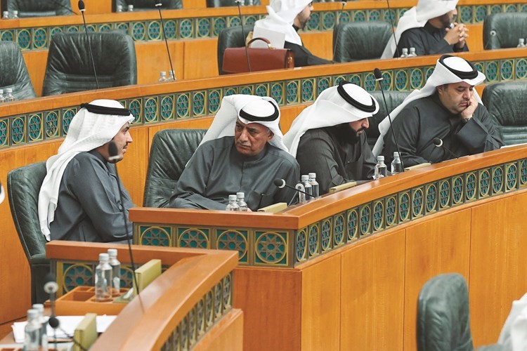 مبارك الحجرف وعبدالله فهاد وشعيب المويزري وناصر الدوسري ﻿