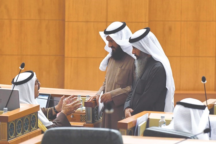 الشيخ ناصر صباح الأحمد في حديث مع محمد هايف ونايف المرداس﻿