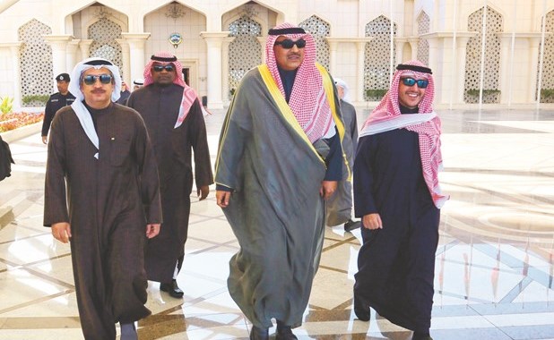 الشيخ صباح الخالد لدى مغادرته البلاد﻿