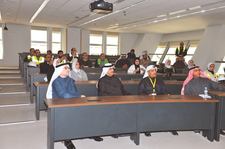 الأمانة العامة تتفقد مباني الكليات ومحطة الخدمات المركزية بمدينة صباح السالم الجامعية