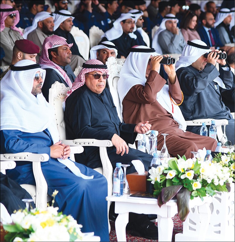 سمو رئيس الوزراء الشيخ جابر المبارك والشيخ خالد الجراح وأنس الصالح ومحمد الجبري يتابعون التمرين
