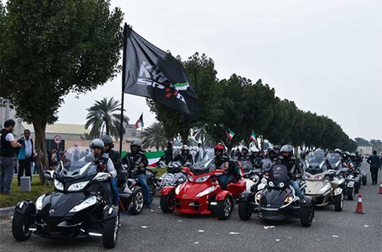 جانب من مسيرة الدراجات النارية "رايد في حب الكويت"