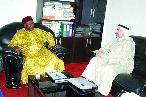 المطوع ملتقيا وزير التنمية