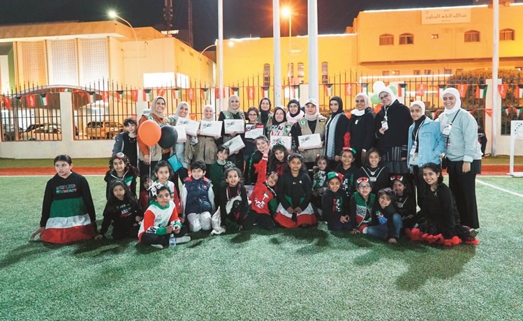 عدد من المشاركات في الاحتفال﻿