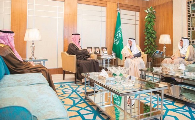 السفير الشيخ علي الخالد يقدم نسخة من اوراق اعتماده لوزير الخارجية السعودي د.إبراهيم العساف﻿