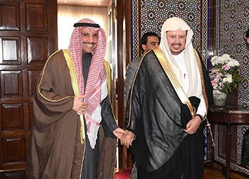 الرئيس مرزوق الغانم خلال اجتماعه مع رئيس مجلس الشورى السعودي