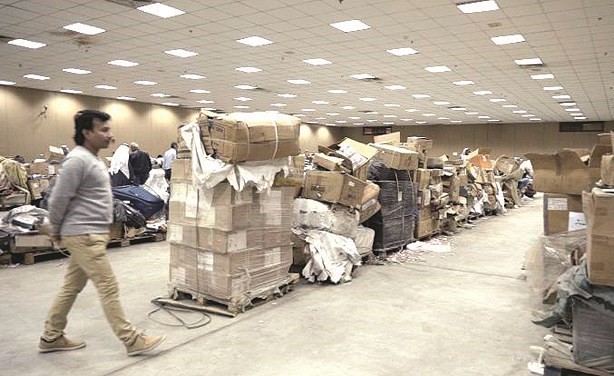 البضائع المعروضة للبيع في مزاد الجمارك﻿