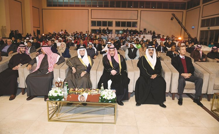 الشيخ فيصل الحمود يتقدم الحضور في حفل الافتتاح ﻿