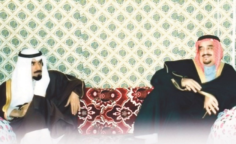 الملك فهد بن عبدالعزيز وسمو الأمير الشيخ جابر الأحمد رحمهما الله في احدى المناسبات ﻿