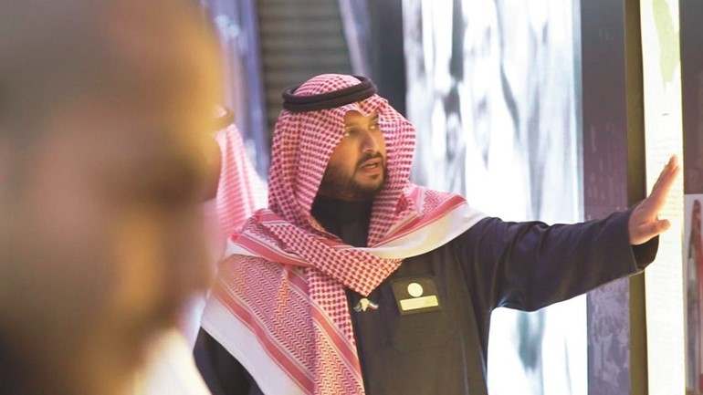 صاحب السمو الملكي الأمير تركي بن محمد بن فهد يتفقد الاستعدادات والتجهيزات لانطلاق المعرض ﻿