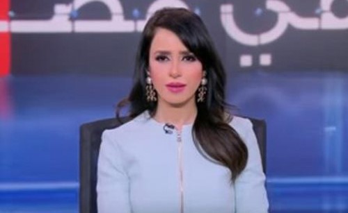 بالفيديو.. متصل يحرج مذيعة بسؤالها عن إجرائها عملية ختان.. وهذا رد فعلها