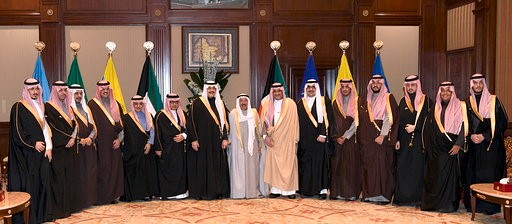 الأمير مستقبلاً أبناء الملك فهد بن عبد العزيز: العلاقات الكويتية السعودية راسخة..ومآثر الملك فهد ستبقى خالدة في التاريخ والأذهان