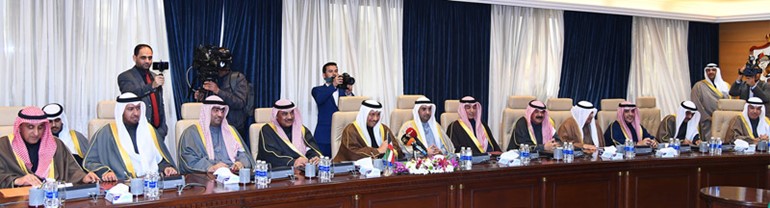 سمو الشيخ جابر المبارك مترئسا الجانب الكويتي في جلسة المباحثات الرسمية