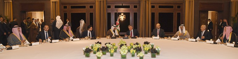 سمو رئيس الوزراء والوفد المرافق خلال مأدبة غداء اقامها العاهل الأردني على شرفهم
