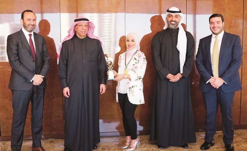 الشيخ محمد الجراح مستقبلا أسرار العنزي﻿