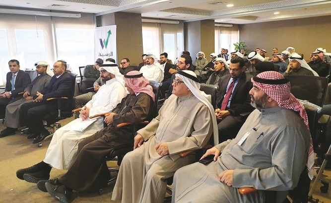 جانب من الحضور خلال ورشة العمل﻿