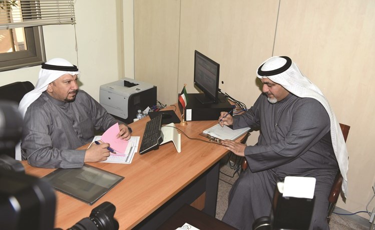 مرشح الدائرة الثالثة صالح جيرمن خلال التسجيل﻿