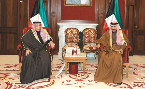 سمو ولي العهد الشيخ نواف الأحمد مستقبلا الشيخ خالد الجراح﻿