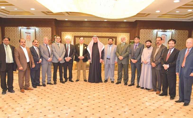 الحمود بحث مع الأمين العام المساعد للمحافظات تطوير الأداء لخدمة المواطنين