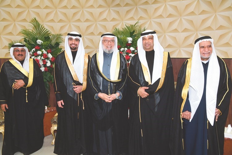 أحمد باقر مهنئا﻿