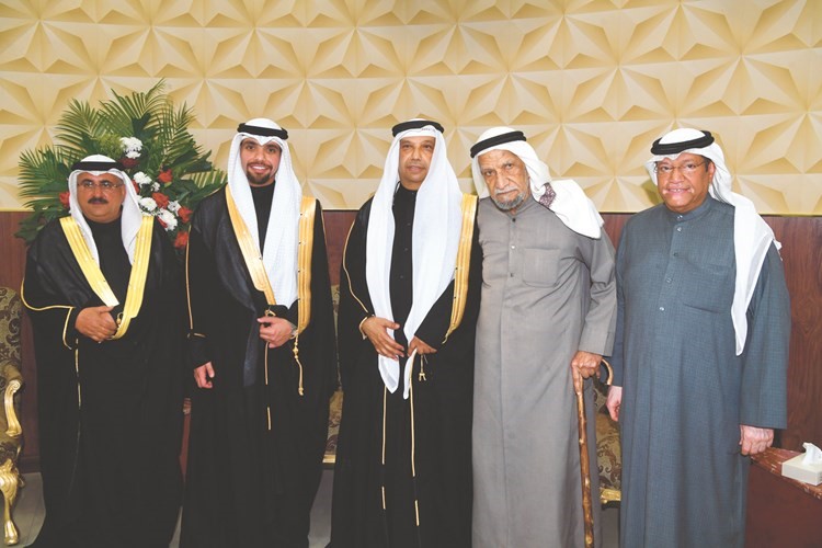 العم إبراهيم اللهو وخالد اللهو يهنئان﻿