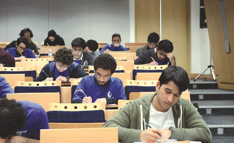 الطلبة خلال المسابقة﻿