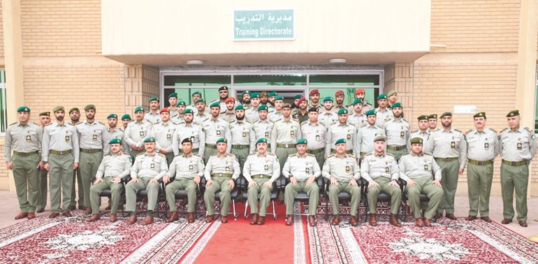الفريق م.هاشم الرفاعي مع المكرمين﻿