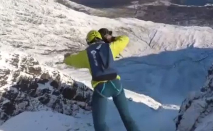 بالفيديو.. مغامر يقفز من قمم جبال اسكتلندا خلال أسبوع