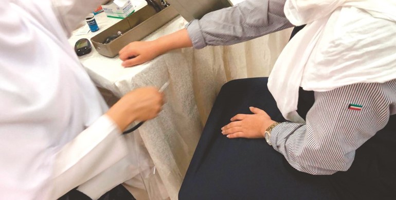 مركز التنمية العلمية بمحافظة الجهراء نظم فعالية توعية بمرضى السكر في ثانوية ريطة بنت الحارث