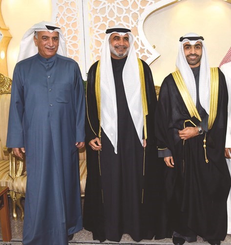شعيب المويزري يبارك للمعرس ووالده       (أحمد علي)﻿