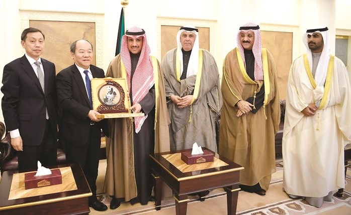 الرئيس الغانم أثناء استقباله نائب رئيس مجلس الدولة للتنمية والإصلاح التابع للرئاسة الصينية نينغ جيزهي﻿