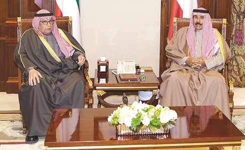 سمو ولي العهد الشيخ نواف الأحمد مستقبلا الشيخ خالد الجراح ﻿