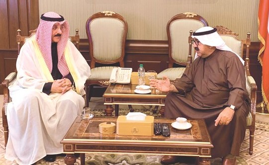 الشيخ ناصر صباح الأحمد مستقبلا سفيرنا لدى الصين سميح جوهر حيات ﻿