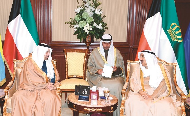 صاحب السمو الأمير الشيخ صباح الأحمد مستقبلا خالد بن عبدالعزيز الفالح	﻿