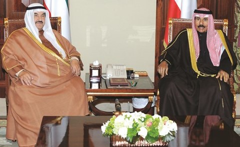 سمو ولي العهد الشيخ نواف الأحمد مستقبلا سمو الشيخ ناصر المحمد﻿