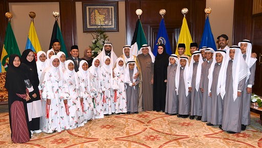 الأمير مستقبلاً أيتام قرية صباح الأحمد الخيرية في إندونيسيا: أعمال الخير ركائز سامية جبل عليها أهل الكويت
