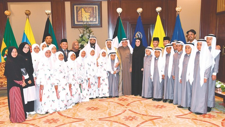 بالفيديو.. الأمير للقائمين على الجمعية الإندونيسية ـ الكويتية الخيرية: «إنتو البركة وتدفعون من حلالكم»