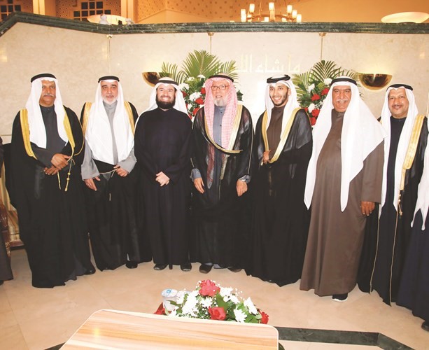 أحمد باقر مهنئا﻿