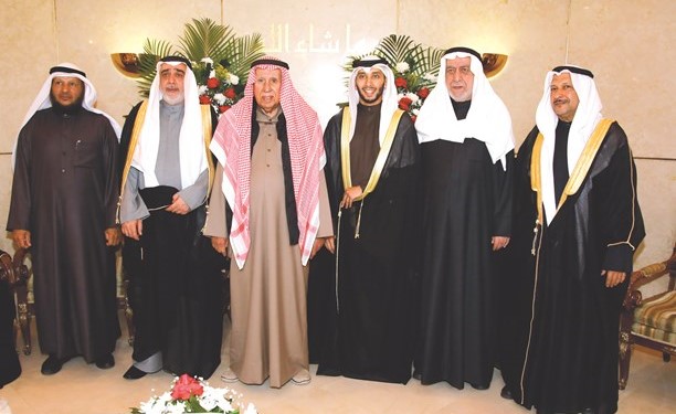  ولقطة تذكارية بالمناسبة السعيدة﻿