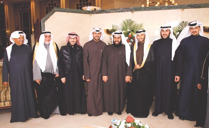 مباركة للمعرس من الأصدقاء بالمناسبة السعيدة﻿