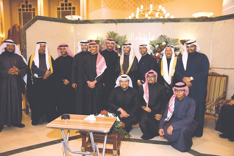 تهنئة للمعرس د.صالح عبدالرحمن بوبشيت من الأهل﻿