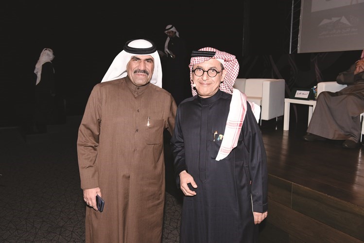 الأنباء مع الفنان السعودي عبدالاله السناني﻿