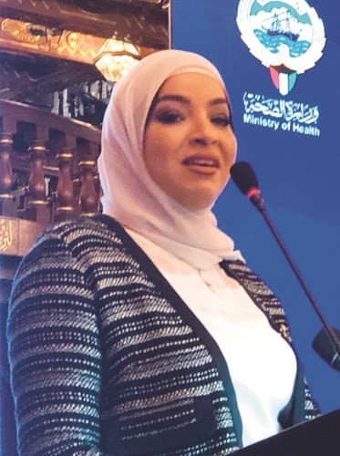فاطمة النجار تلقي كلمتها﻿
