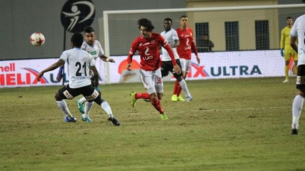 الاهلي يستغل تعثر بيراميدز والزمالك ويشعل الدوري المصري بثلاثية في الداخلية