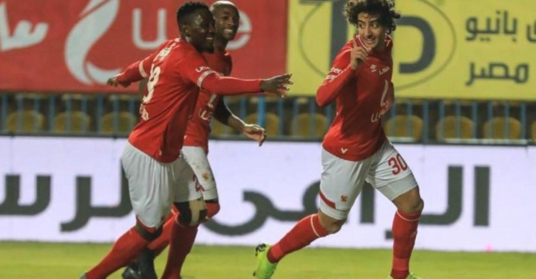 الاهلي يستغل تعثر بيراميدز والزمالك ويشعل الدوري المصري بثلاثية في الداخلية