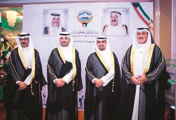 ظاهر الخرينج متوسطا الحضور في احتفالات سفارتنا لدى كمبوديا﻿