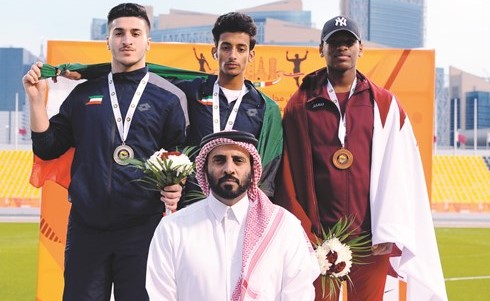 جانب من تكريم مجموعة من الفائزين﻿