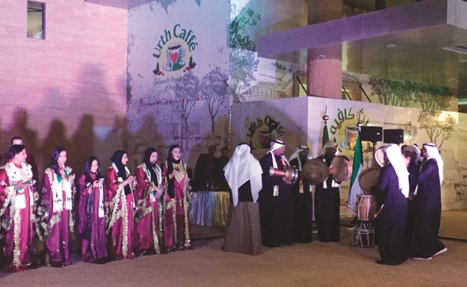 جانب من فعالية الفرقة النسائية الكويتية﻿